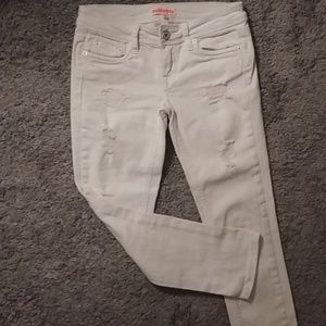 Dollhouse, white capri pants